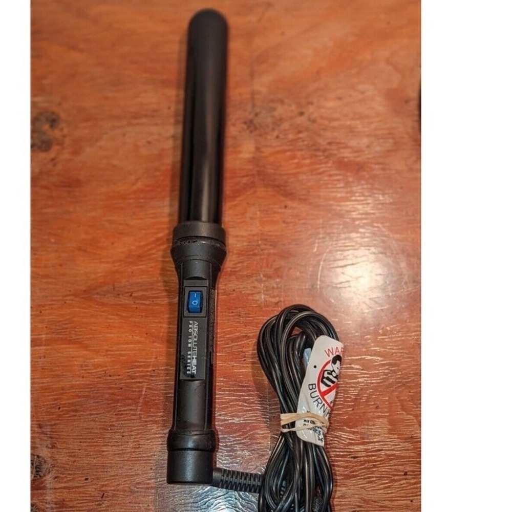 Y2K Soft Glam Absolute Heat Pro Ion Clipless Curling Wand Black‎